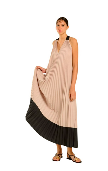 Tank Pleat Dress in sabbia by BYU