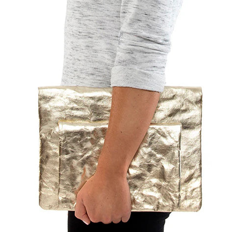 Maru Foldover Clutch in platinum by Uashmama