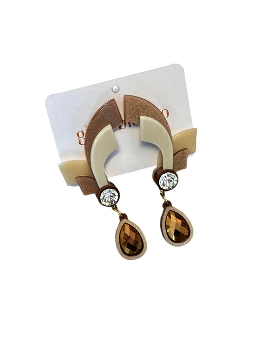 Acrylic Crest Drop Earrings in gold by Gissa Bicalho