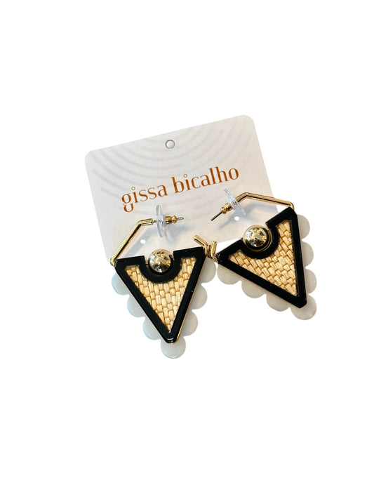 Acrylic & Raffia Uba Earrings in cream marble by Gissa Bicalho