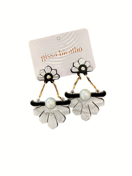 Acrylic Daisy Earrings in mother of pearl by Gissa Bicalho